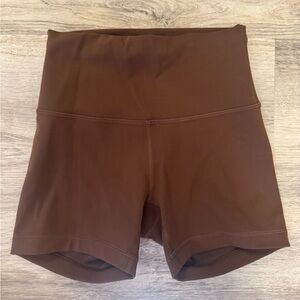 Lululemon Wunder Train High-Rise Short 4" - Size 4